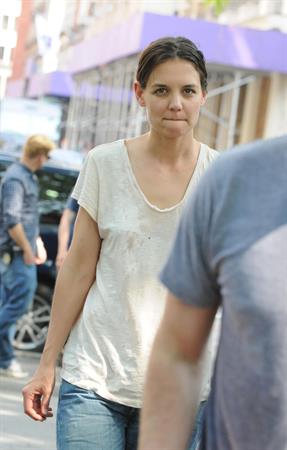 Katie Holmes Pictures Katie Holmes Films  Mania Days  in Washington Square Park (May 21, 2013)