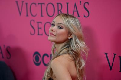 Katrina Bowden – 2013 Victoria’s Secret Fashion Show  