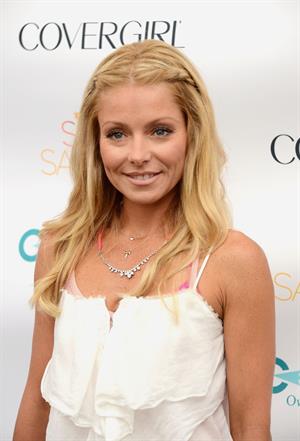 Kelly Ripa - OCRF's 15th annual Super Saturday -- Water Mill, Jul. 28, 2012