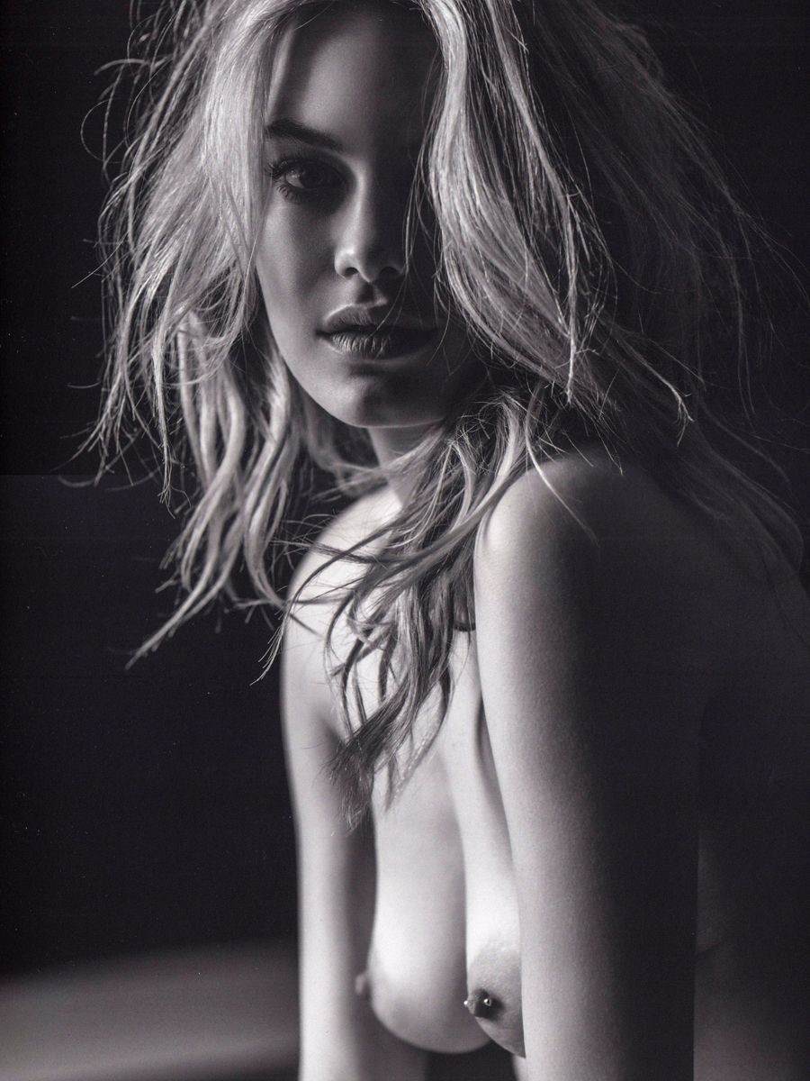 Naked camille rowe Camille Rowe