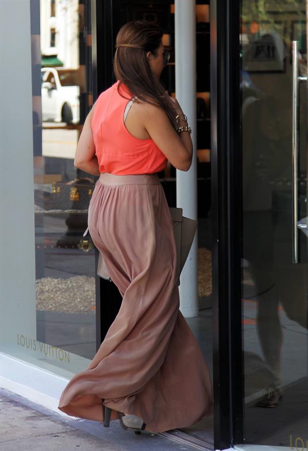 Kourtney Kardashian Leaving Sugarcane Restaurant with Scott Disick after lunch in Miami (October 22, 2012) 