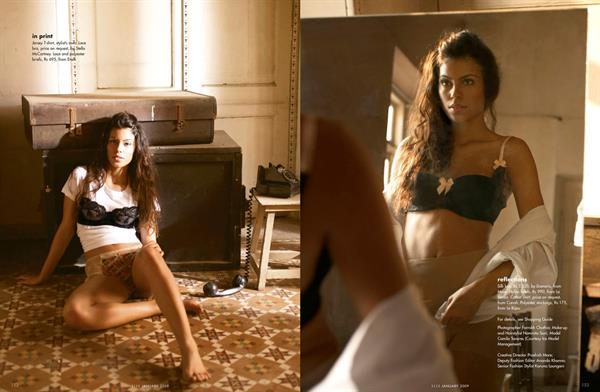 Camila Tavares in lingerie