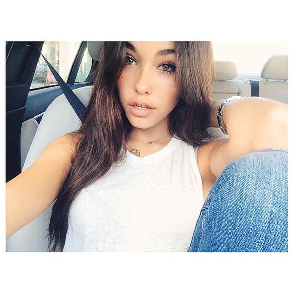 Madison Beer taking a selfie