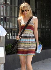 Leslie Bibb - Left a hair salon in West Hollywood, California - August 23, 2012