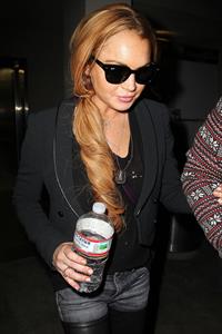 Lindsay Lohan - Los Angeles International Airport (10.04.2013) 