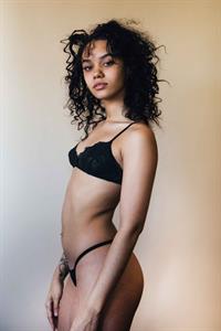 Indyamarie Jean in lingerie