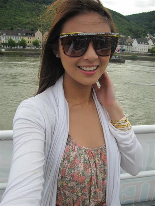 Sam Pinto taking a selfie