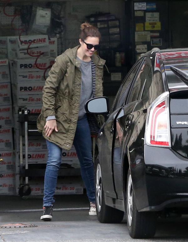 Mandy Moore - Stops at a star certified smog check station to pump up her tires in Los Feliz (02.02.2013) 