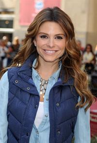 Maria Menounos Red Hot Secrets For Staying Healthy During The Holiday Season Event in NYC 15.11.13 