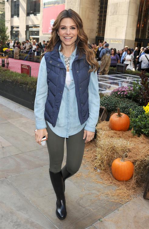 Maria Menounos Red Hot Secrets For Staying Healthy During The Holiday Season Event in NYC 15.11.13 