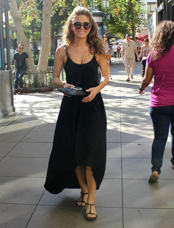 Maria Menounos  At LA Piazza at the Grove in LA 24.09.12 