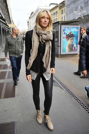 Maria Sharapova Giorgio and Roberta Armani meet tennis star Maria Sharapova at Armani's palace. November 30, 2012 