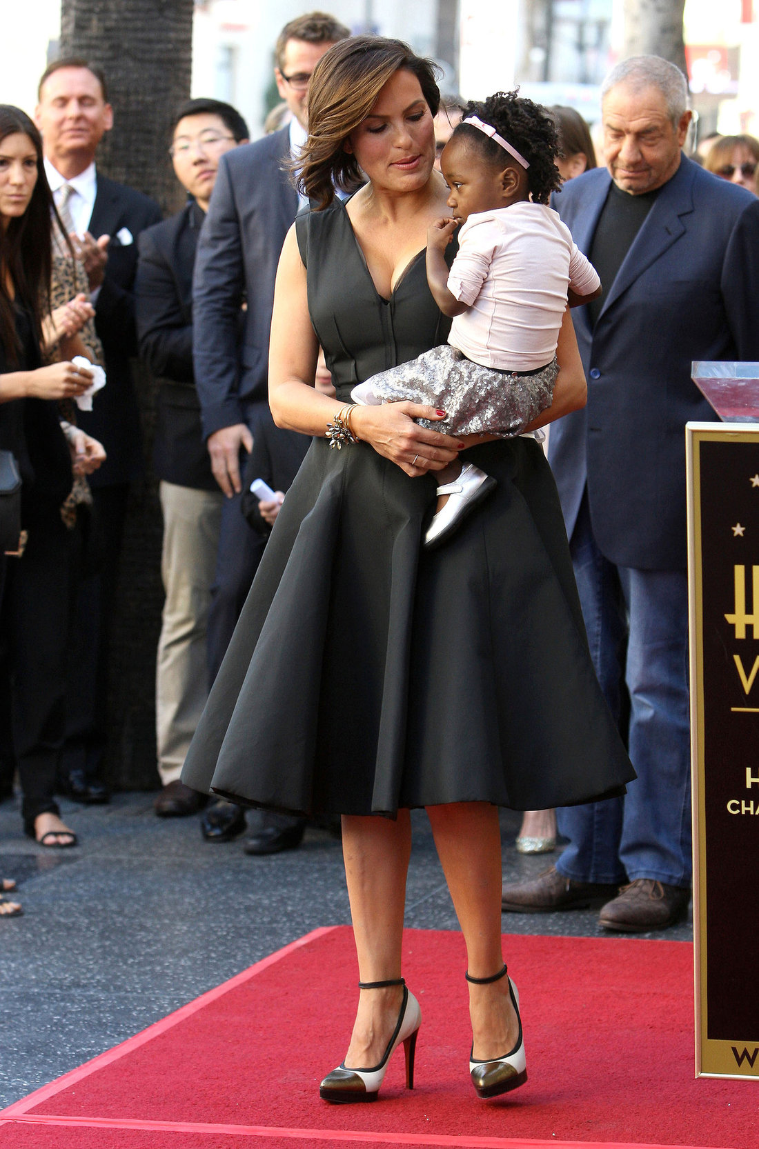 Mariska Hargitay Pictures Mariska Hargitay Honored With Star On The Hollywood Walk Of Fame - Hollywood, Nov. 8, 2013
