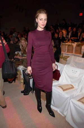 Melissa George 'Nicole Miller' Fashion Show - Mercedes Benz Fashion Week (February 2, 2007) 