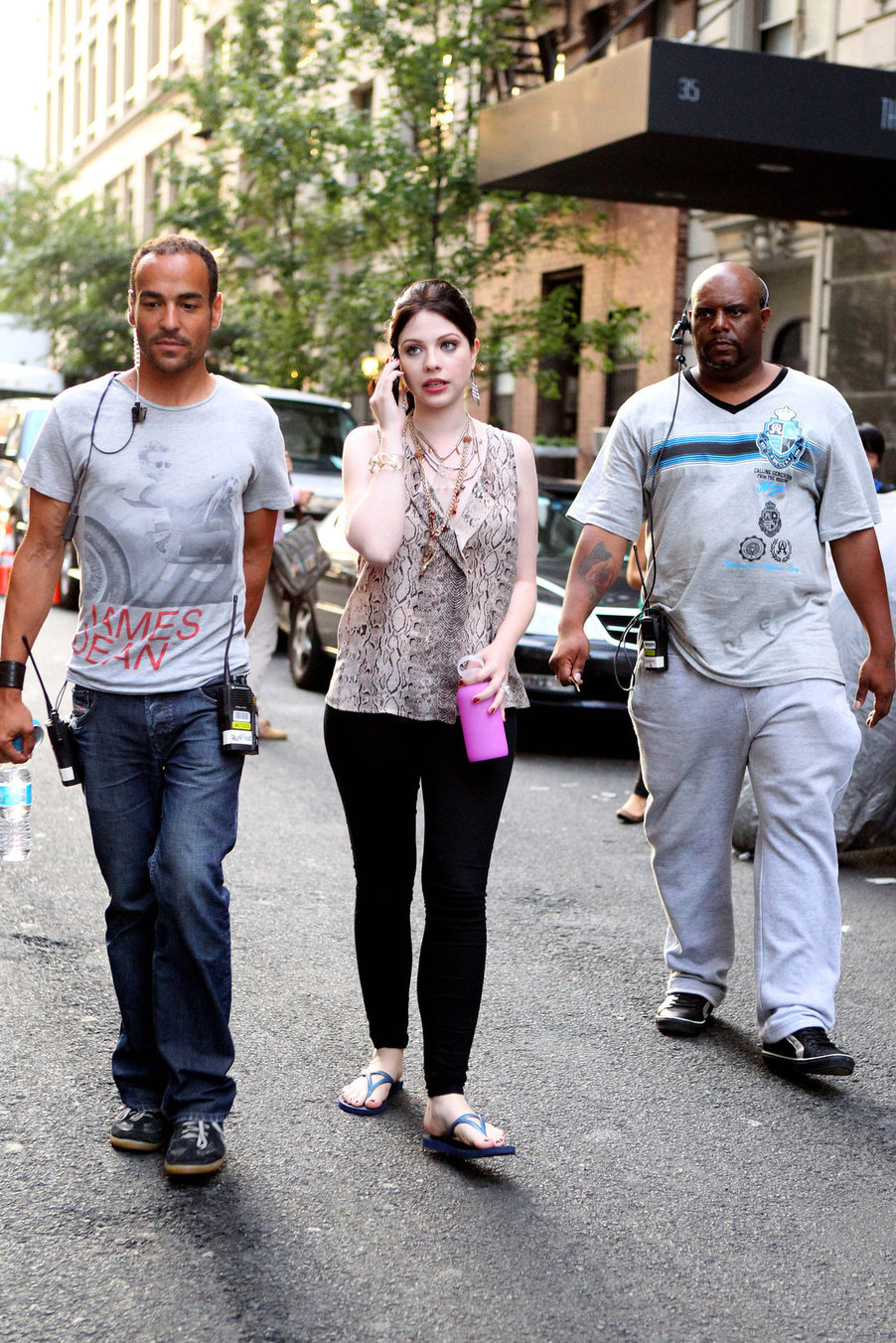 Michelle Trachtenberg Pictures Michelle Trachtenberg - On the set of Gossip Girl in New York City - August 10, 2012
