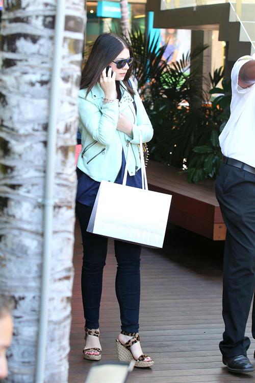Michelle Trachtenberg - Shopping at intermix in Malibu - July 29, 2012