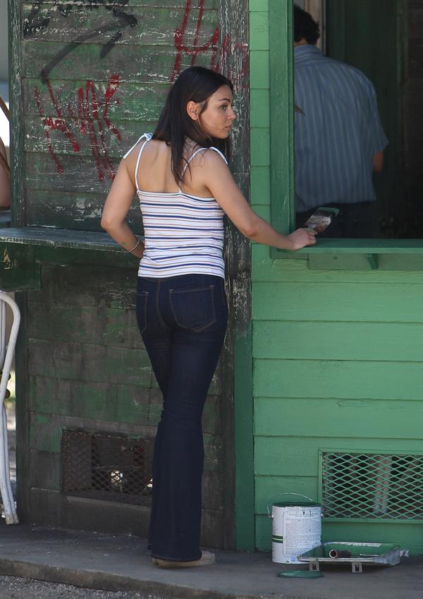 Mila Kunis - Booty in tight jeans on the set of  Blood Ties  in New York City (May 29, 2012)