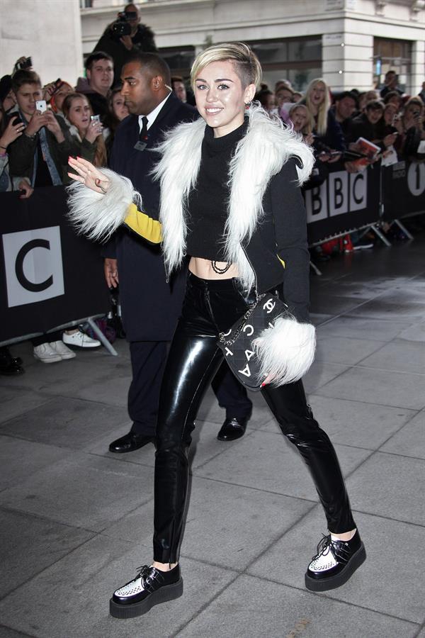Miley Cyrus – BBC Radio 1 arrival in London 11/12/13  