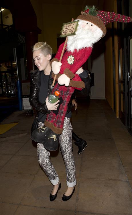 Miley Cyrus Leaving Rite Aid in Studio City on December 22, 2012