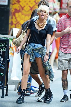 Miley Cyrus - Out shopping in New York City August 23, 2012