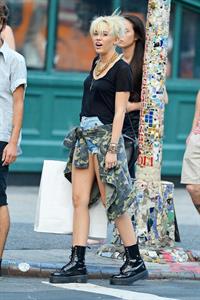 Miley Cyrus - Out shopping in New York City August 23, 2012