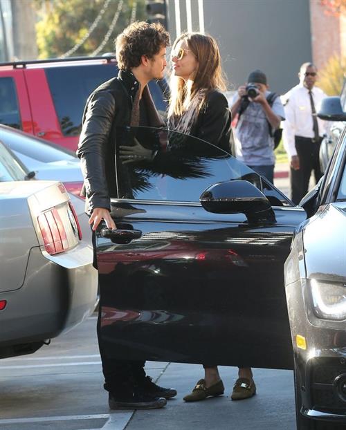 Miranda kerr outside a spa in LA on January 4th 2013  