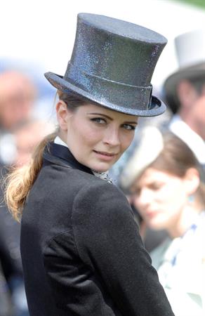 Mischa Barton - Epsom Derby in Epsom, England, June 2, 2012