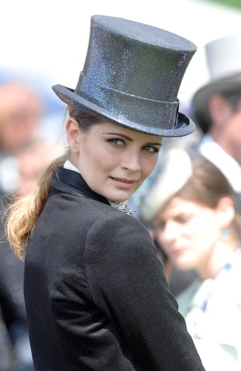 Mischa Barton - Epsom Derby in Epsom, England, June 2, 2012