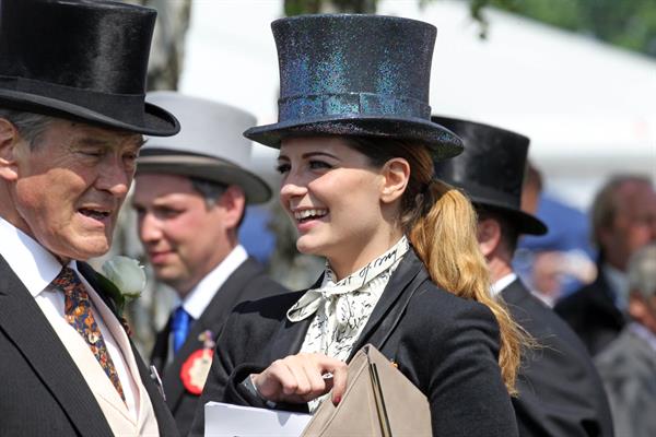 Mischa Barton - Epsom Derby in Epsom, England, June 2, 2012