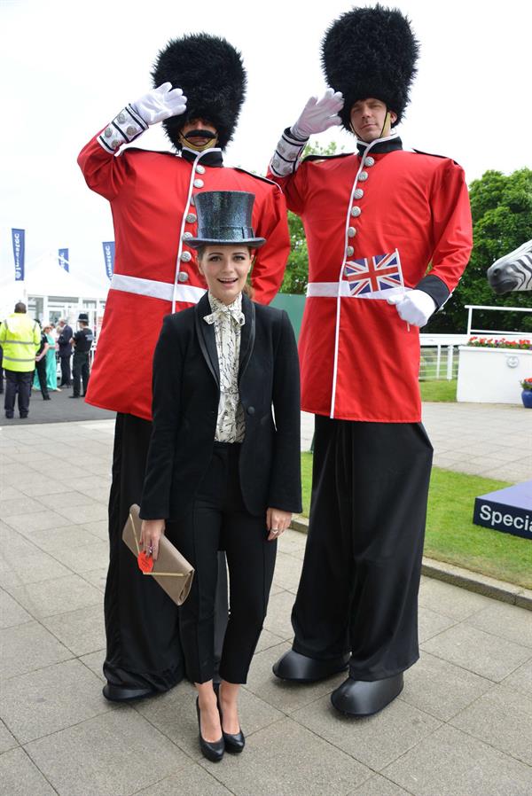 Mischa Barton - Epsom Derby in Epsom, England, June 2, 2012