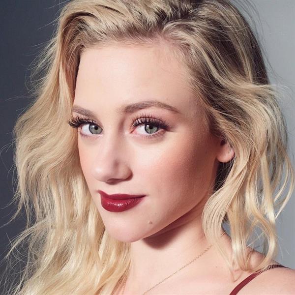 Lili Reinhart