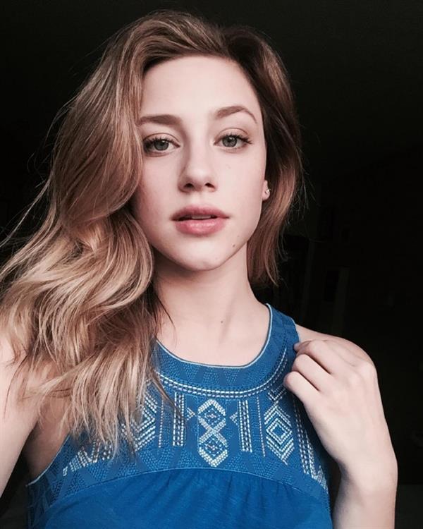 Lili Reinhart taking a selfie