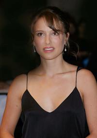 Natalie Portman – “Garden State” UK Premiere 8/23/04  