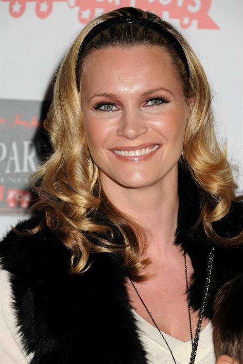Natasha Henstridge 2012 Hollywood Christmas Parade Benefiting Marine Toys For Tots on November 25, 2012 