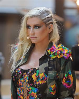Kesha Performs on the Today Show in New York City (November 20, 2012) 