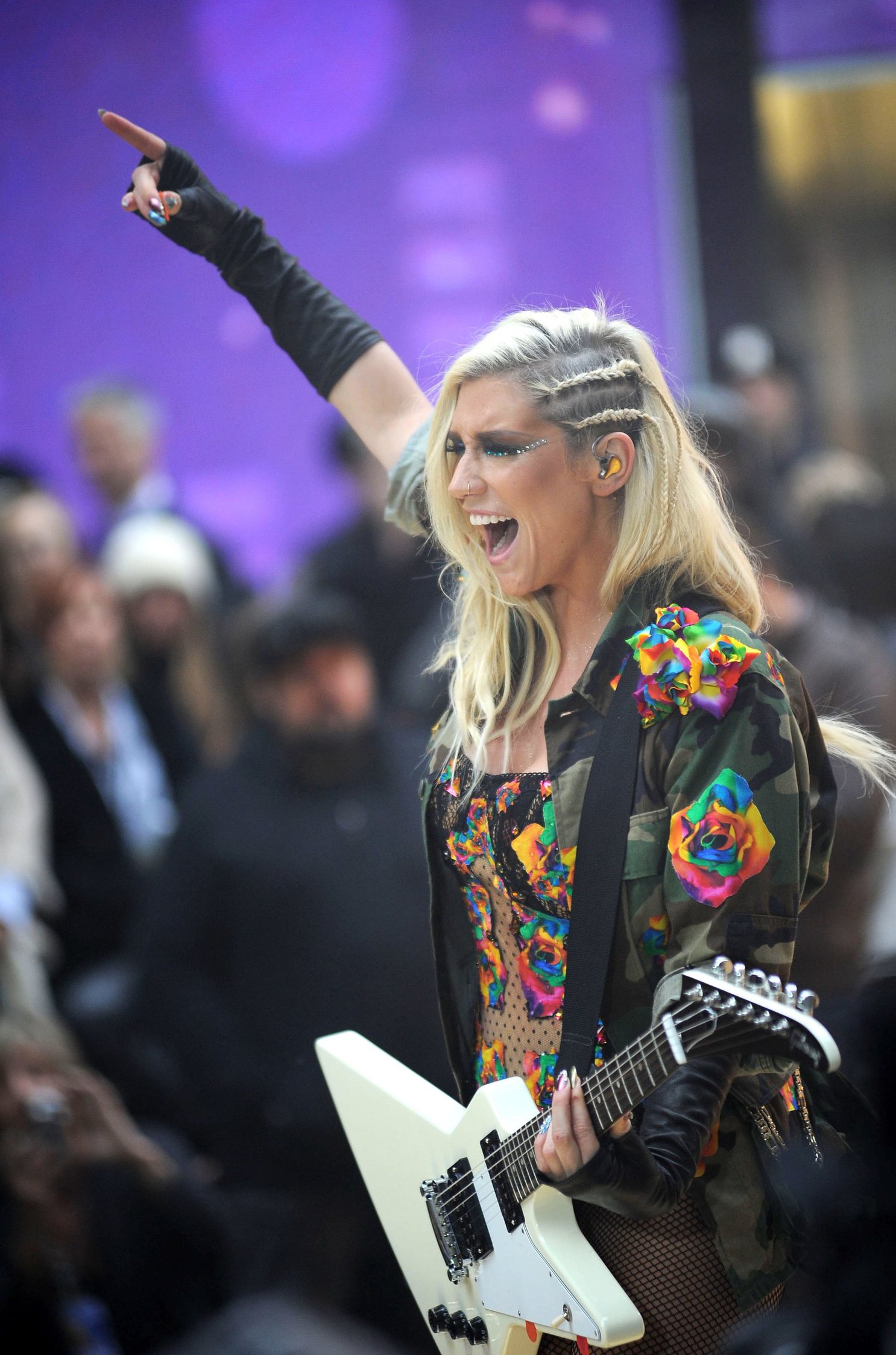 Kesha Performs on the Today Show in New York City (November 20, 2012) 