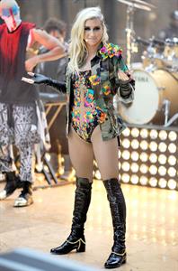 Kesha Performs on the Today Show in New York City (November 20, 2012) 