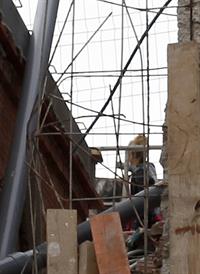 Shakira Leaving a their future home with fiance Gerard Pique in Barcelona, Spain (November 14, 2012) 