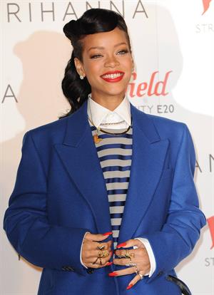 Rihanna Westfield Stratford Lights London Switch On (November 19, 2012) 