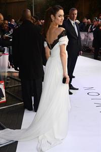 Olga Kurylenko  Oblivion  UK Premiere -- London, Apr. 4, 2013 