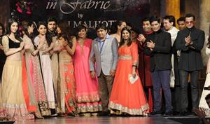 Priyanka Chopra Mijwan Welfare Society Fashion Show at the Grand Hyatt in Mumbai on September 3, 2012 