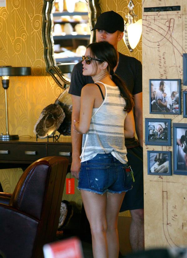 Rachel Bilson - Goes for some shopping with Hayden in L.A. (July 14, 2012)