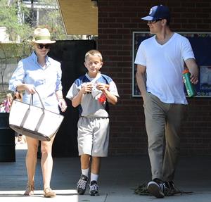 Reese Witherspoon Plays football with husband in Los Angeles (May 11, 2013) 