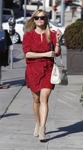 Reese Witherspoon - walking and talking in Los Angeles 12/15/12