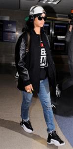 Rihanna Arrives back in Los Angeles after a flight form New York City June 3, 2012