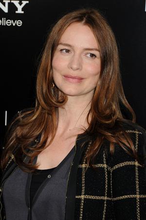 Saffron Burrows  Elysium  Los Angeles Premiere - Westwood, Aug. 7, 2013 