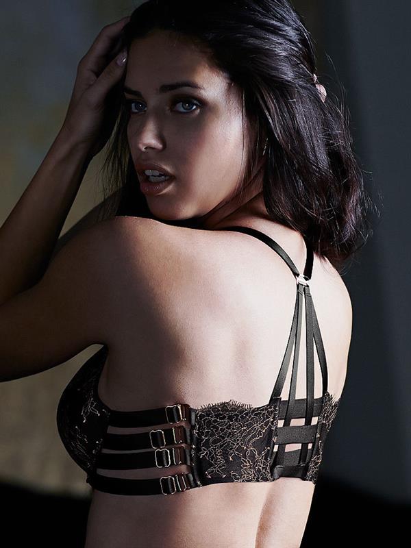 Adriana Lima in lingerie
