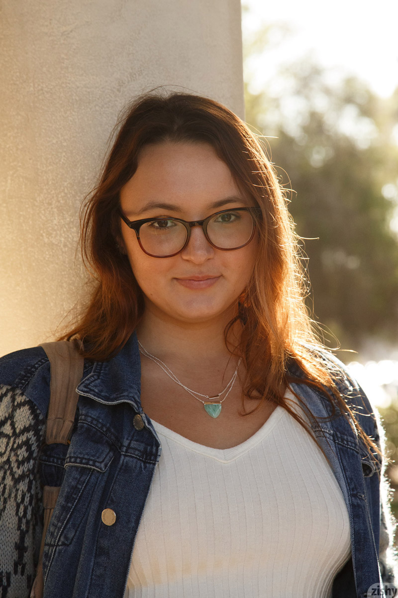 Tammy Curvy College Girl