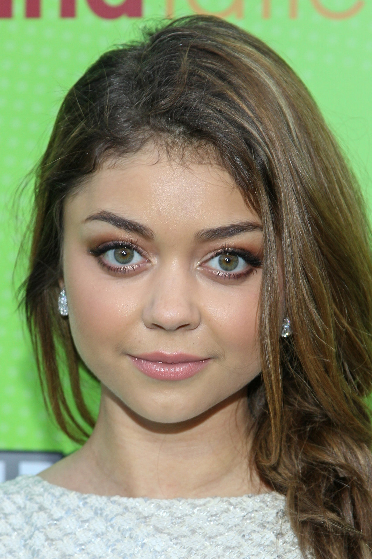 Understanding Sarah Hyland'S Controversial Image - dq5gqjn