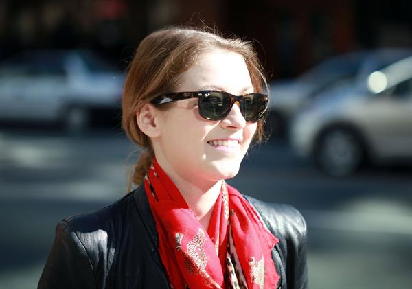 Sarah Lee Bolger out for a walk in Vancouver October 6, 2012 